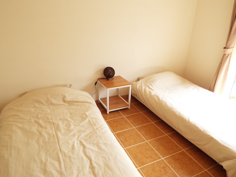 Standard Twin Room, Non Smoking photo 3