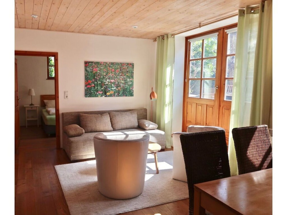 Apartment photo 2