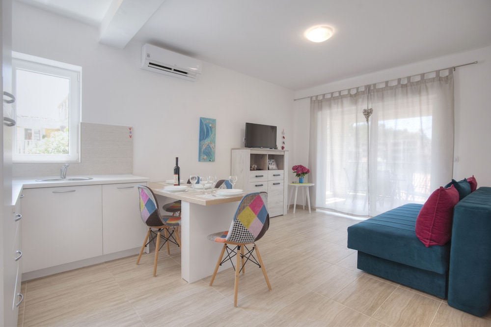 Apartment (1)