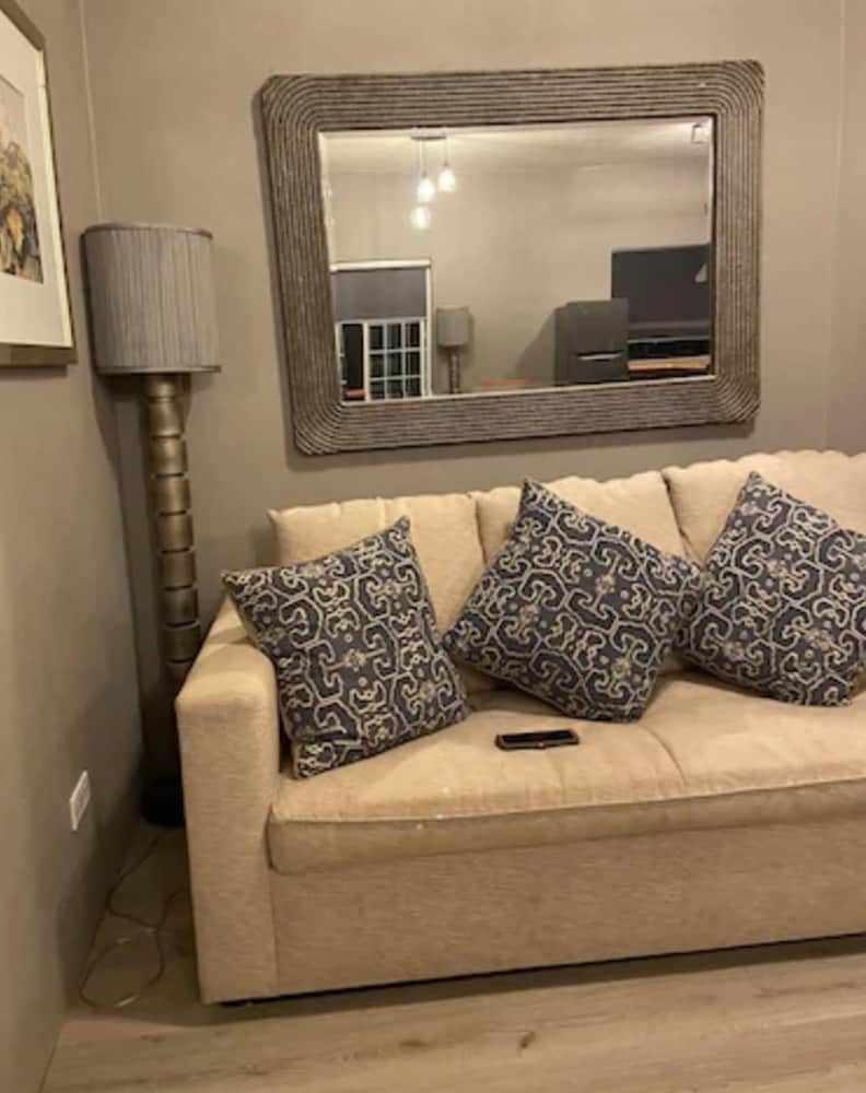 Family Cottage, 1 King Bed with Sofa bed, Refrigerator & Microwave, Vineyard View photo 2