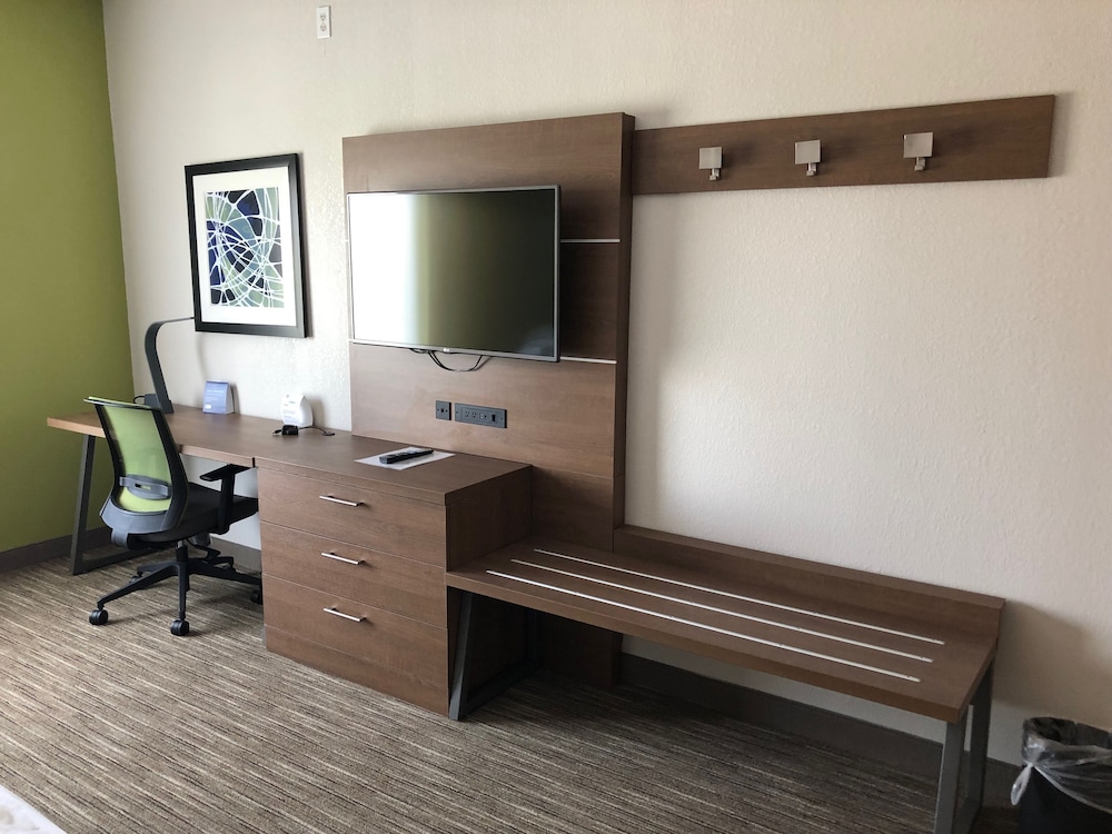 Suite, 2 Queen Beds - Photo 3