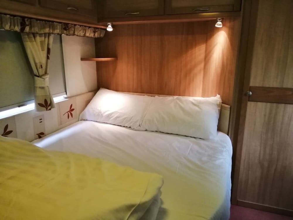 Caravan Car 02 photo 1