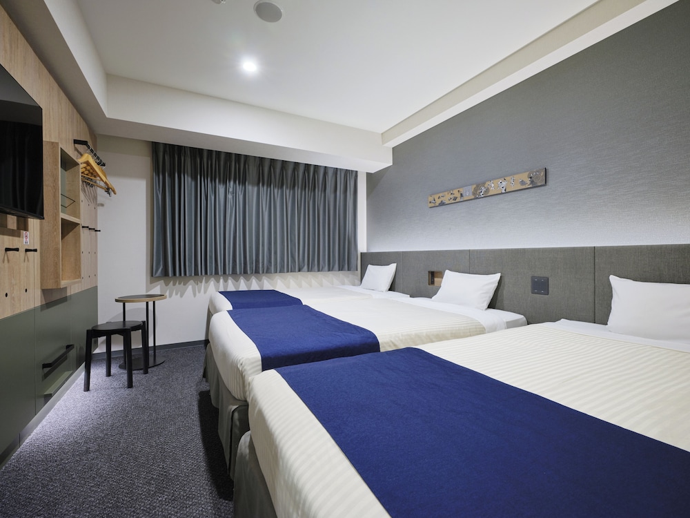 Deluxe Twin Room, Non Smoking (with Extra Bed)