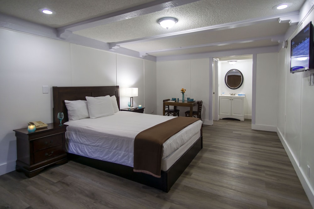 Standard Room, 1 Queen Bed, City View - Photo 1