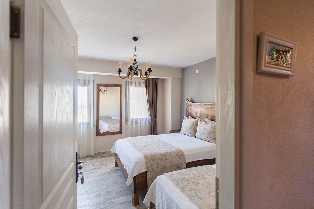 Standard Triple Room photo 2