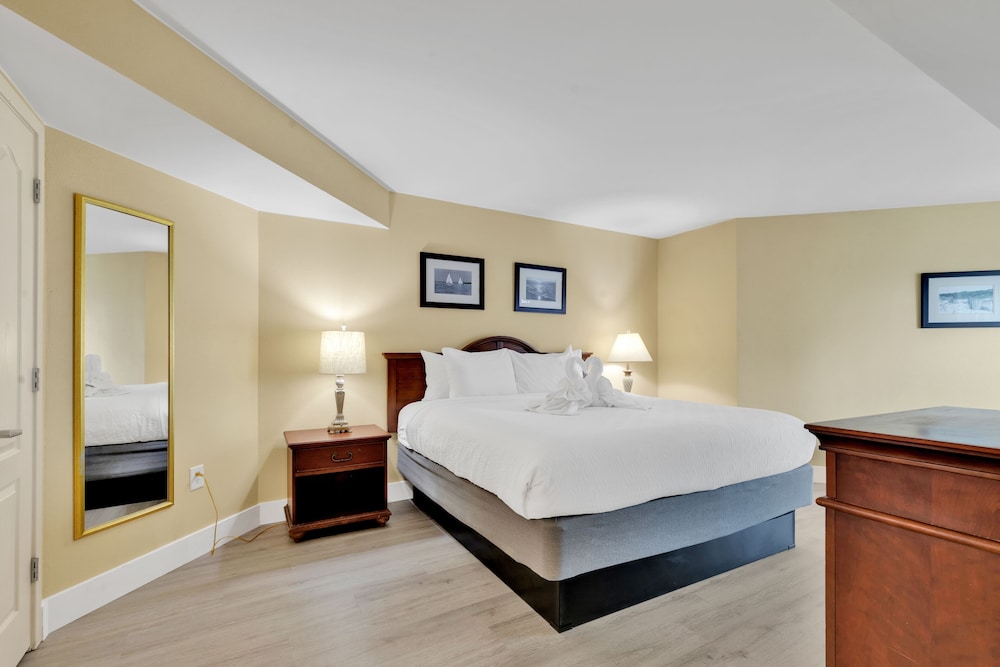 Signature Condo, 1 Bedroom, Balcony, Ocean View photo 3