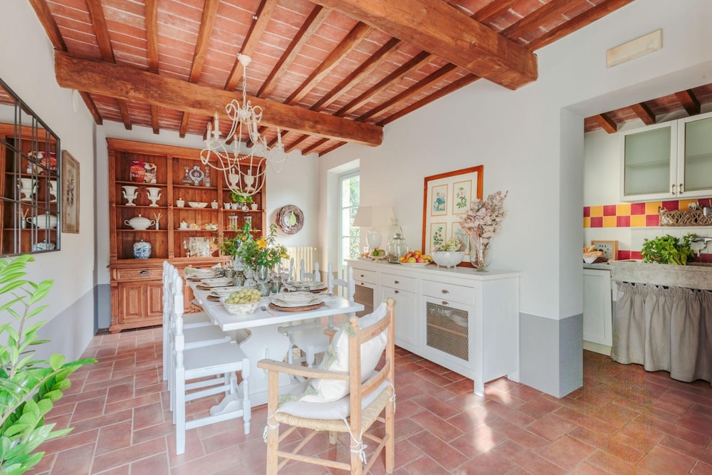 Villa photo 3