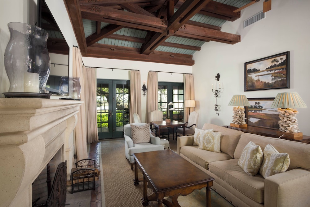 Suite, 1 King Bed (Cloister: Main Building Frederica Ste) photo 2