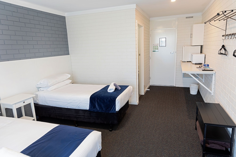 Standard Double plus Single Room photo 3