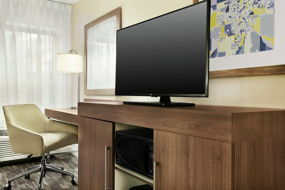 Room, 1 King Bed, Accessible - Photo 1