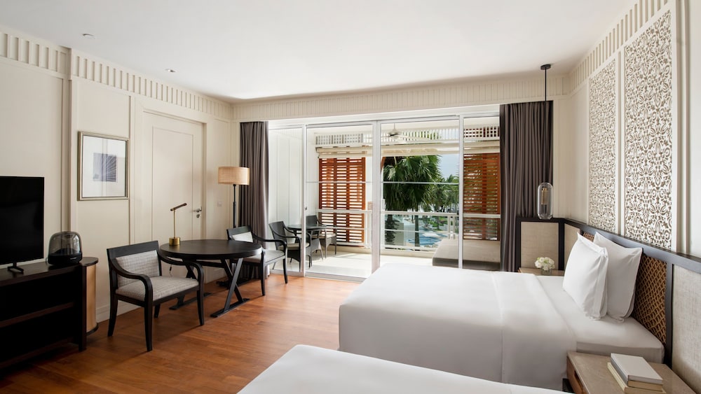 Premium Room, 2 Twin Beds, Pool View