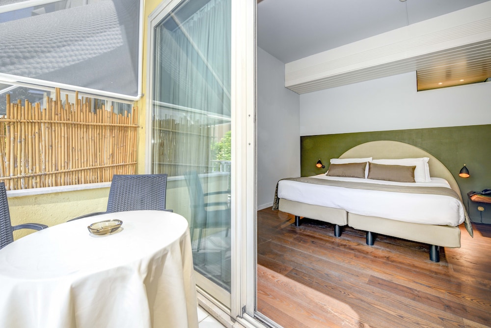 Premium Room, Balcony