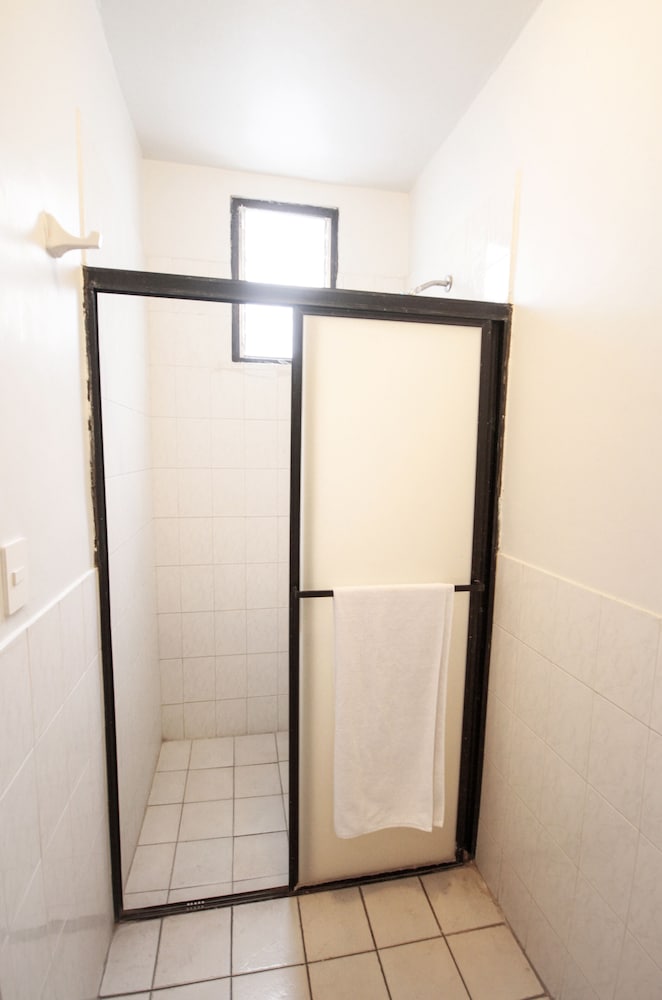 Standard Room — the supplier's photographs — photo 2