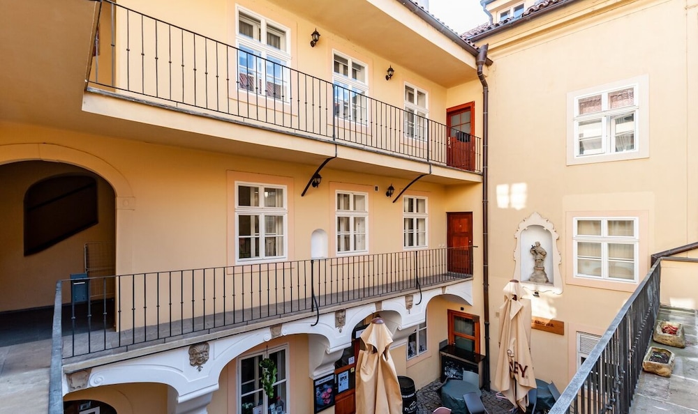 Romantic Duplex, Multiple Beds, Kitchenette, Mezzanine