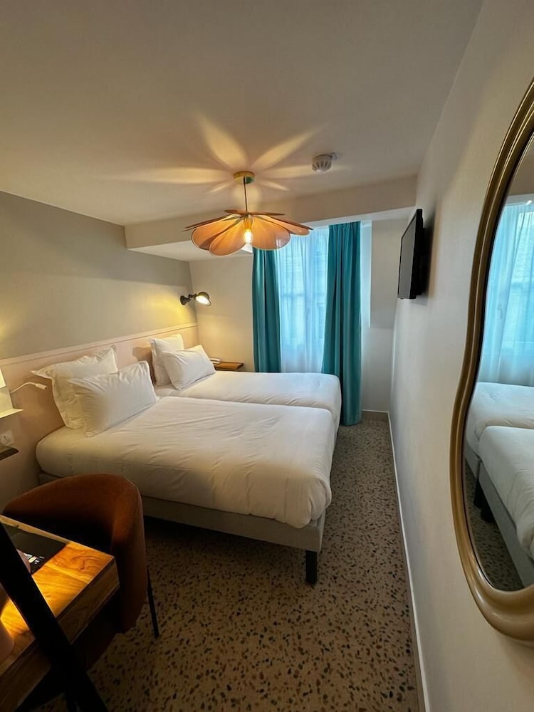 Superior Double or Twin Room photo 2