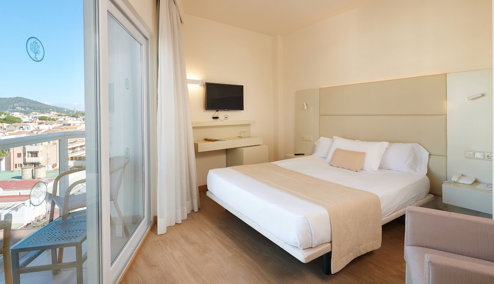Double Room, Balcony, Partial Ocean View (Lateral)