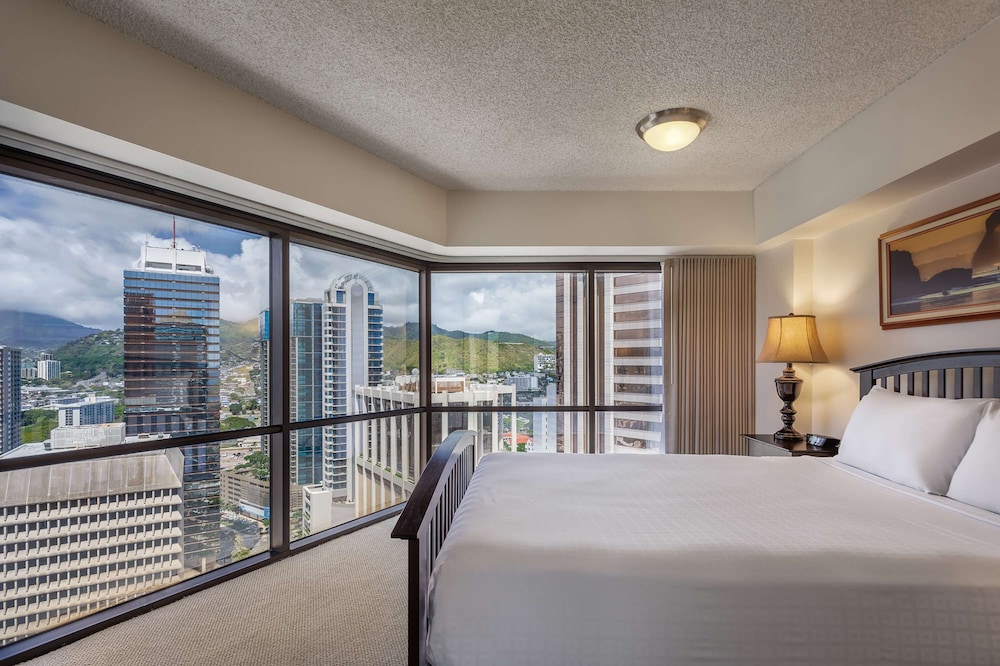 Executive Suite, 1 Bedroom, Mountain View - Photo 1