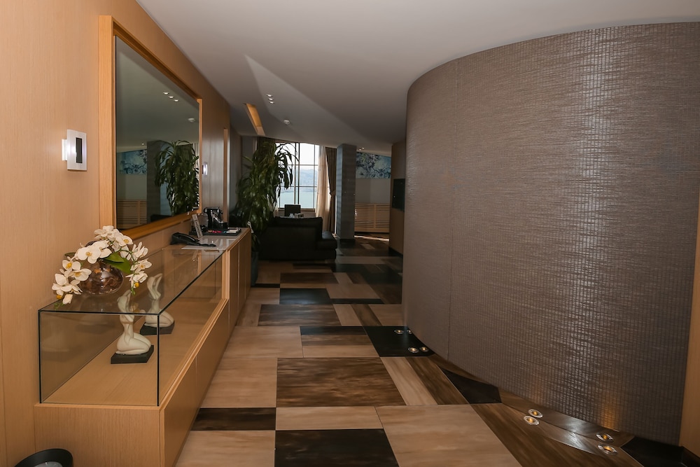 Executive Penthouse, 2 Bedrooms, Hot Tub, Sea View photo 3