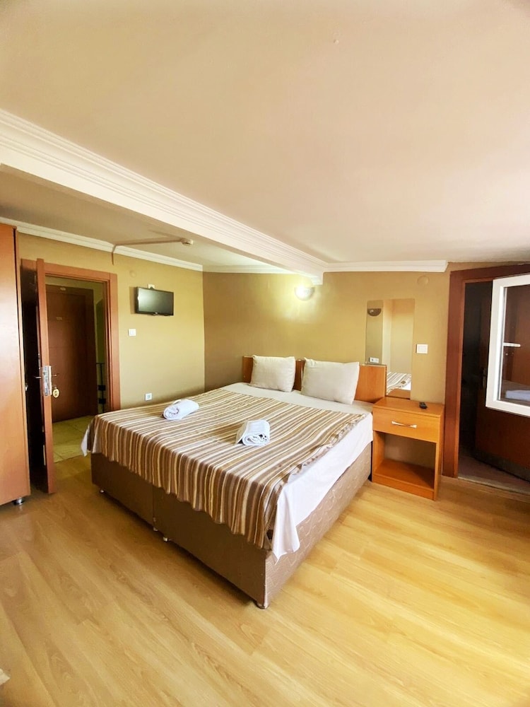 Standard Double Room photo 3