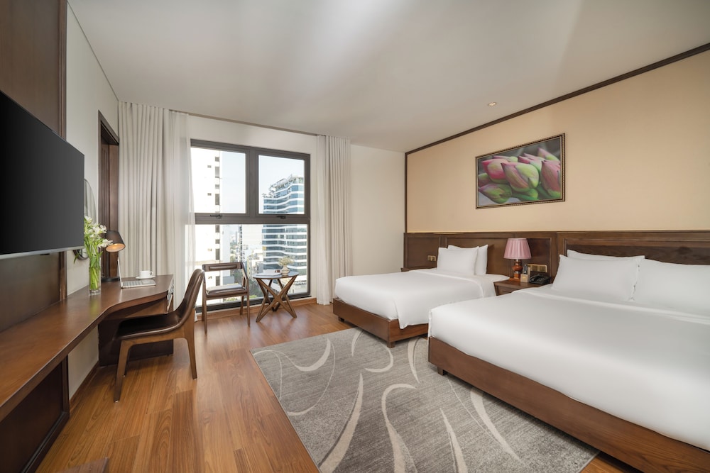 Deluxe Triple with City View - Afternoon Tea Included - Photo 3