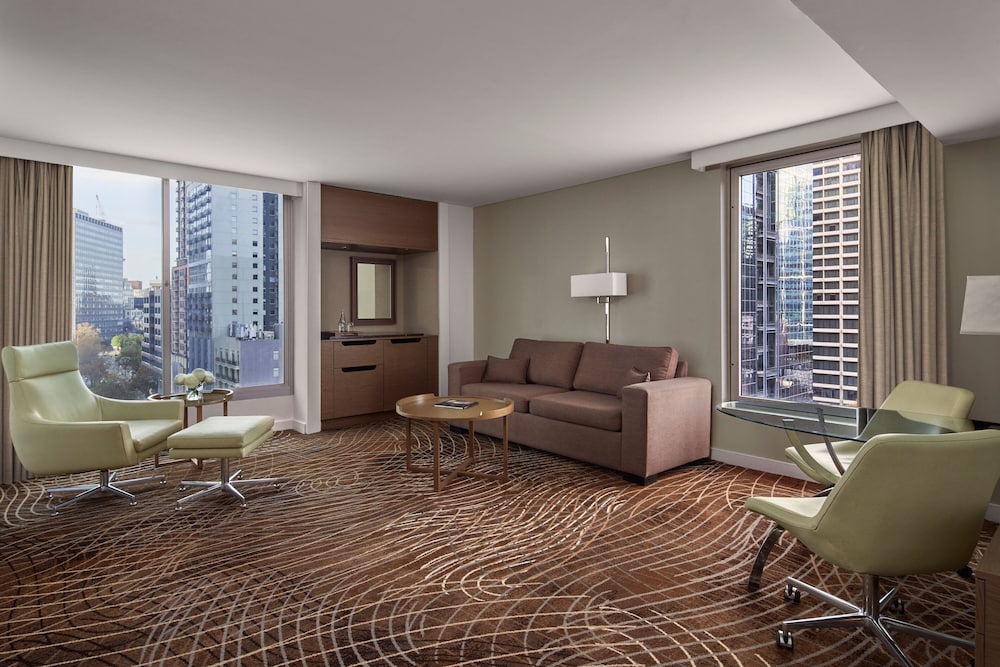 Suite, 1 Bedroom, City View - Photo 4