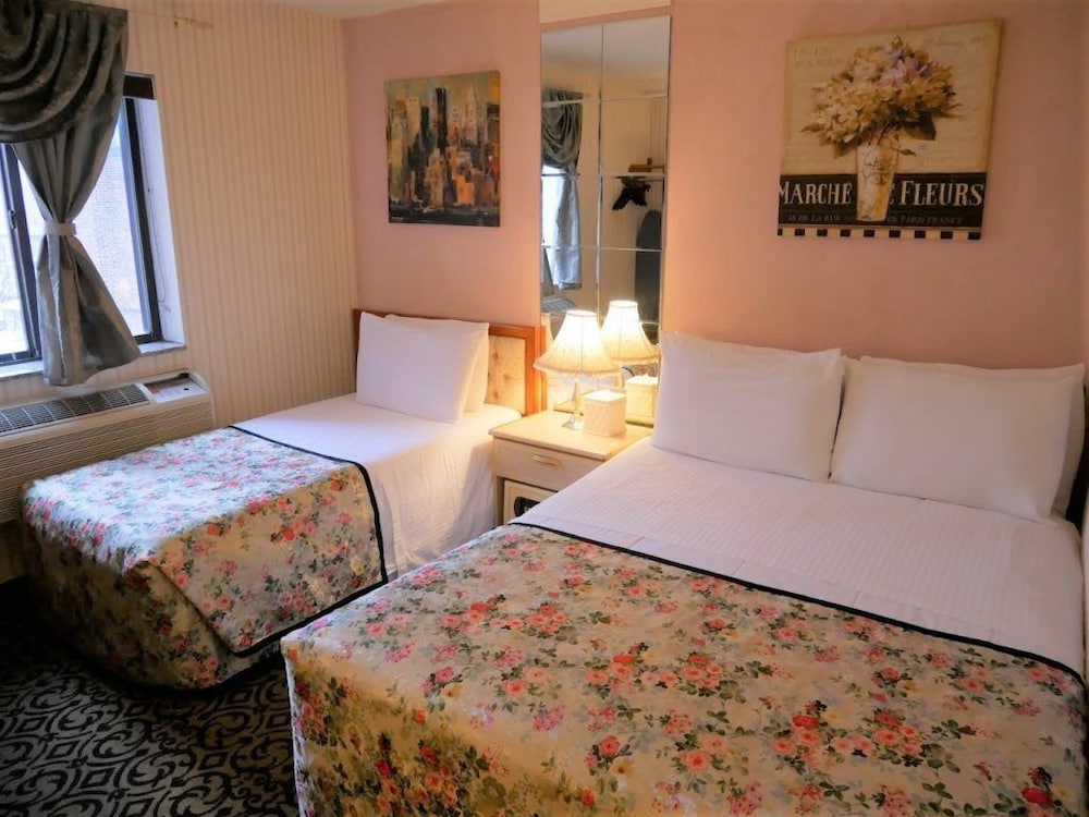 Basic Triple Room, Non Smoking - Photo 2