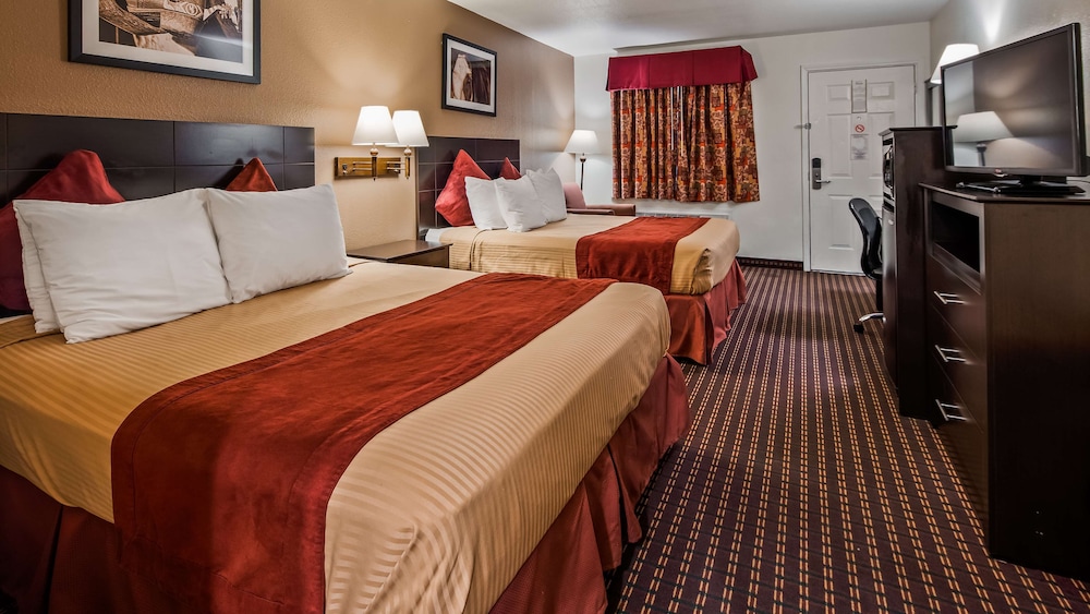Standard Room, 2 Queen Beds, Non Smoking, Refrigerator & Microwave
