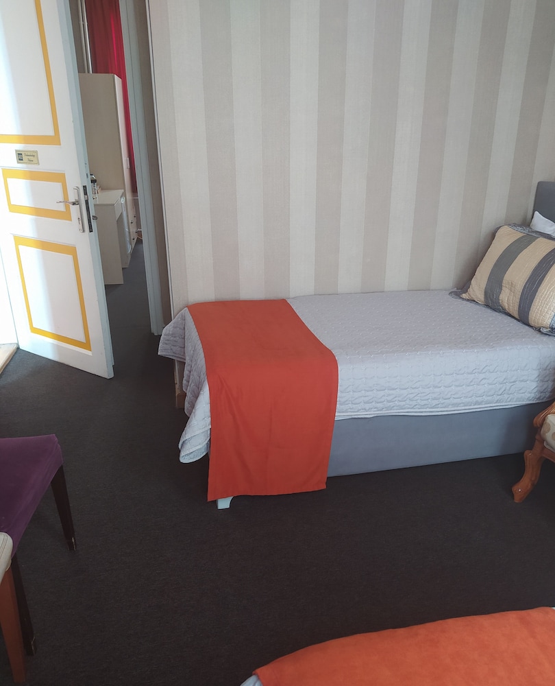 City Quadruple Room