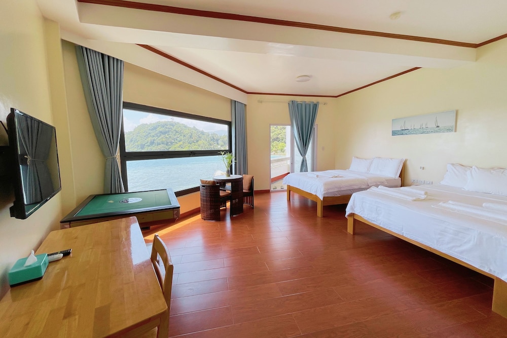 Premium Quadruple Room