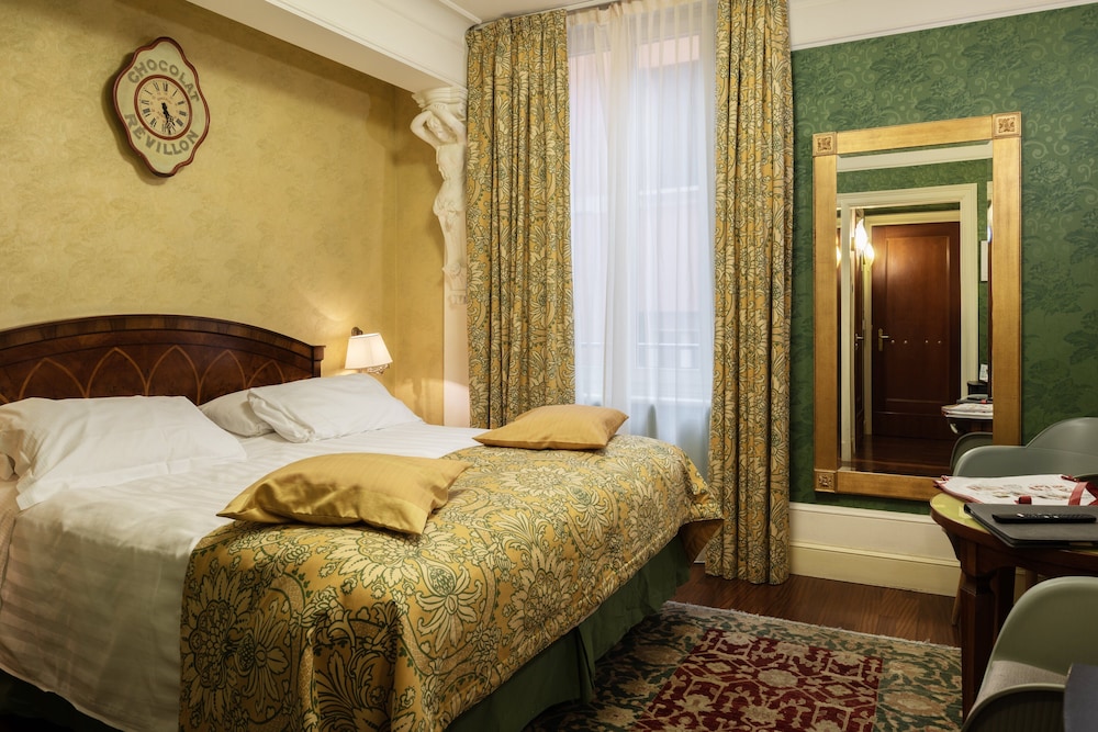 Classic Double or Twin Room - Photo 7
