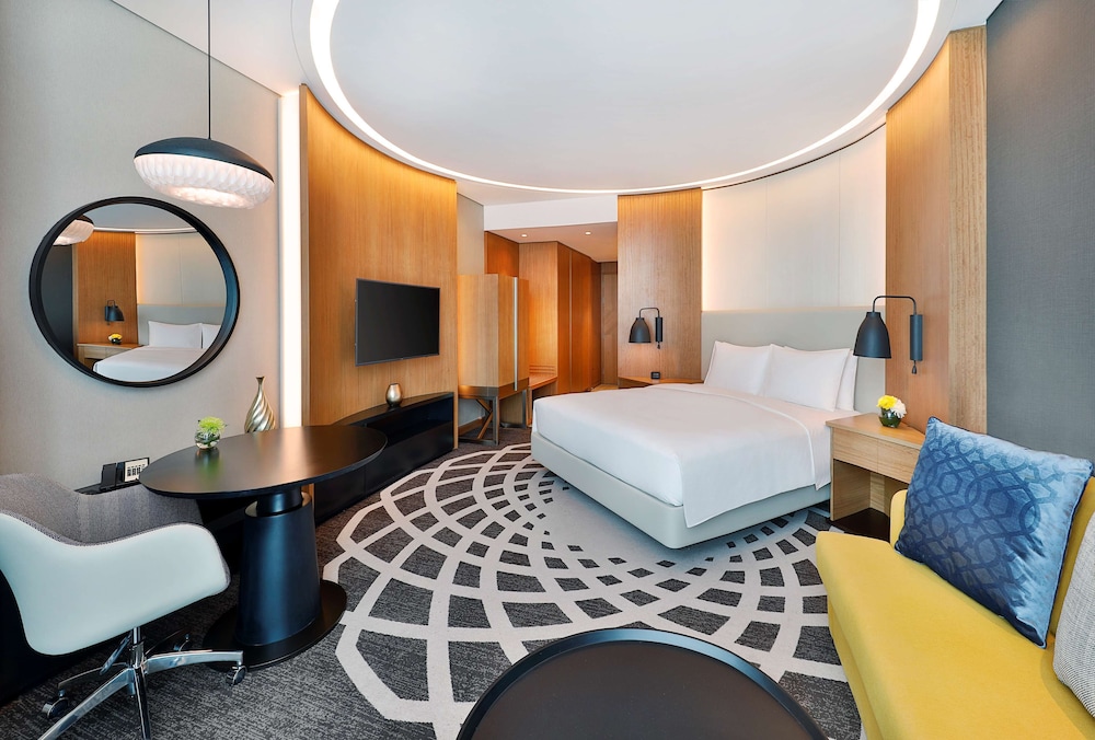 Available room thumbnail 5