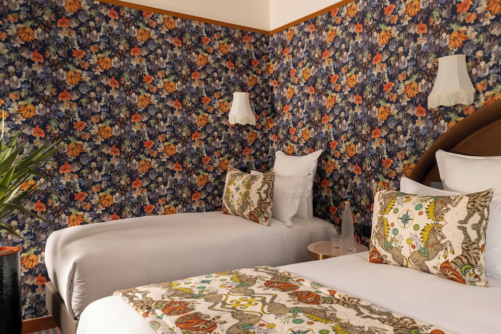 Executive Triple Room (with spa access) thumbnail 6