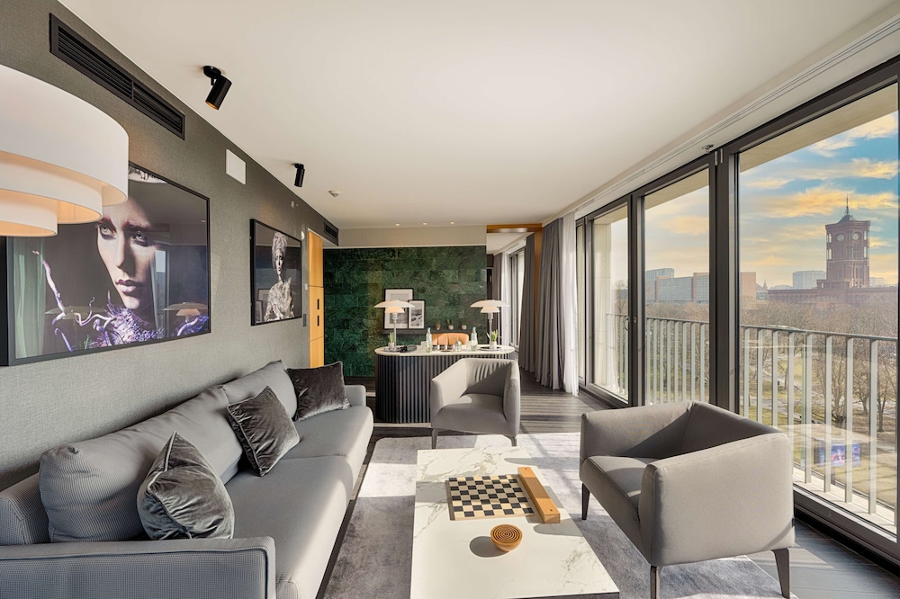 Suite (Nikolai)