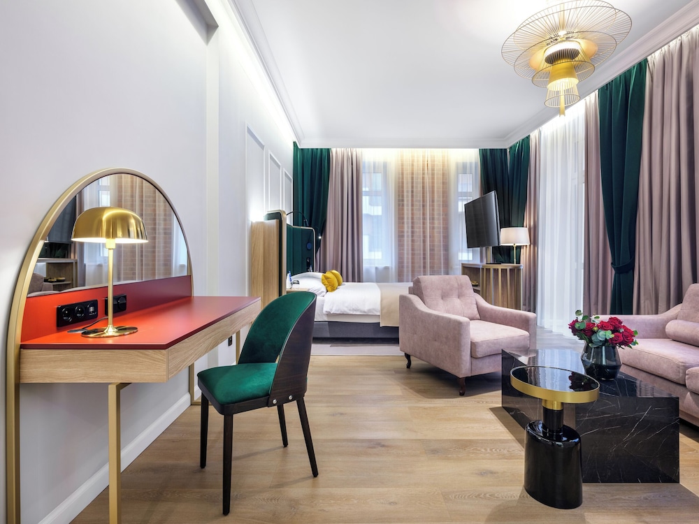 Deluxe Studio Suite photo 2