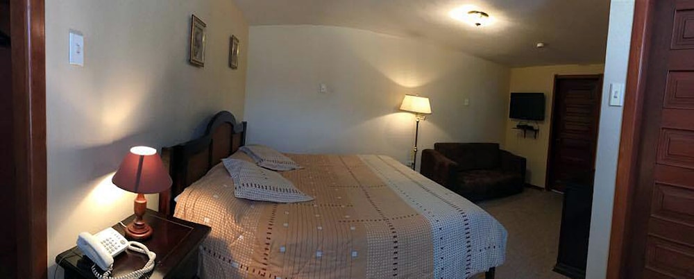 Deluxe Suite photo 2