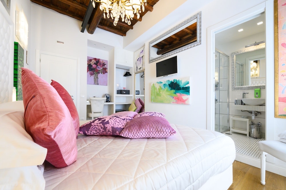 Superior Double Room, Balcony, City View photo 2