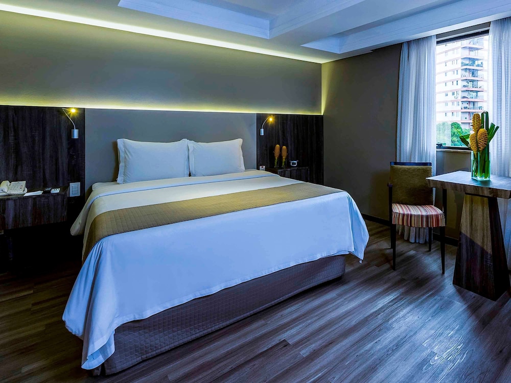 Junior Suite, 1 King Bed