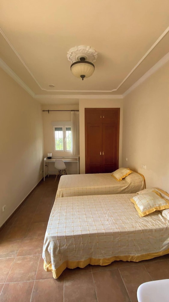 Villa, 6 Bedrooms, Smoking, Balcony photo 2