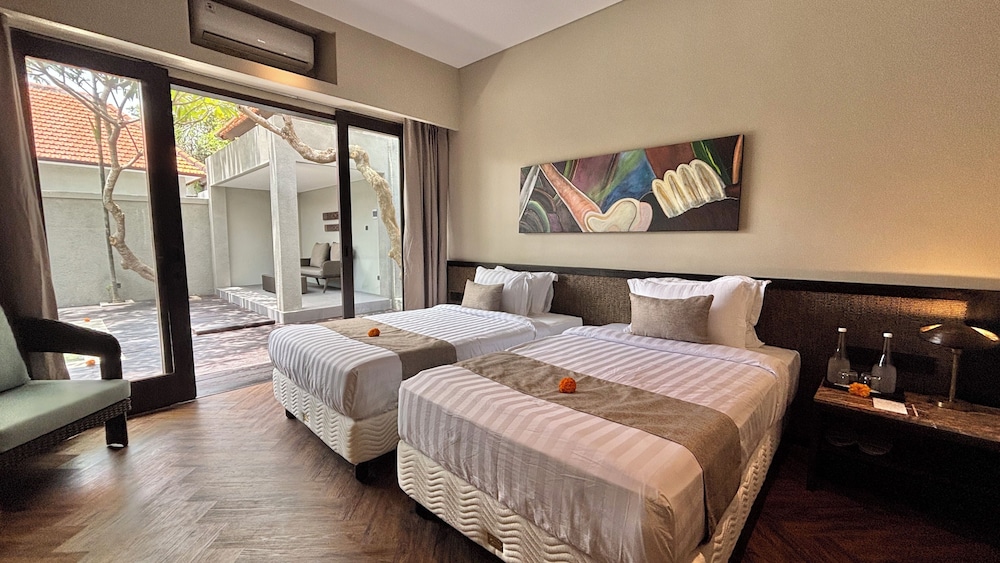Luxury Villa, 2 Bedrooms, Pool View
