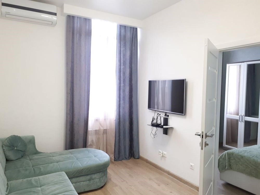 Apartment photo 2
