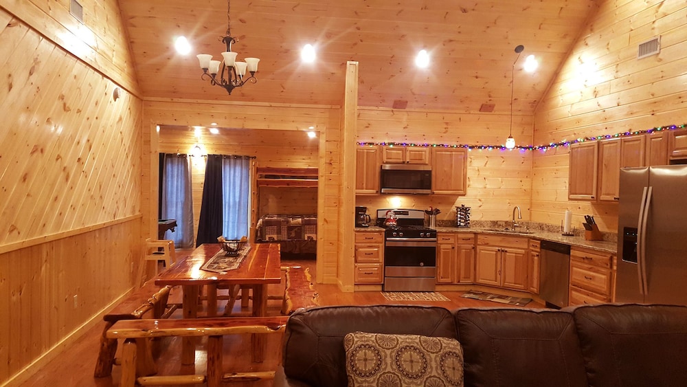 Brokenbowadventures.com, Photo 2