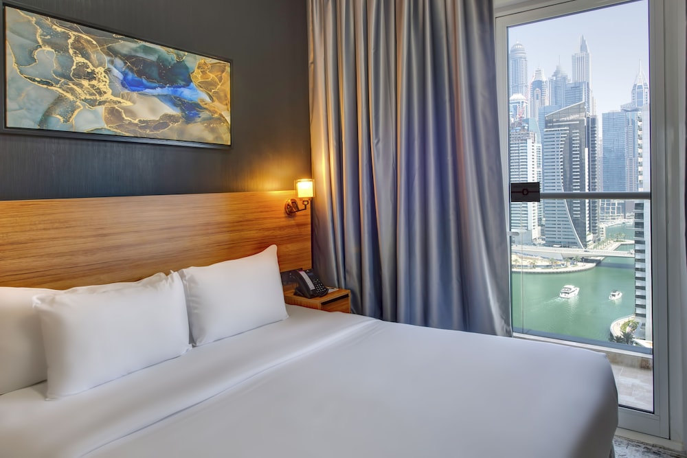 Premium One bed Room Apartment With Marina View & Balcony