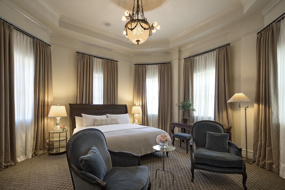 Deluxe Room, 1 King Bed (Luxe King) - Photo 2