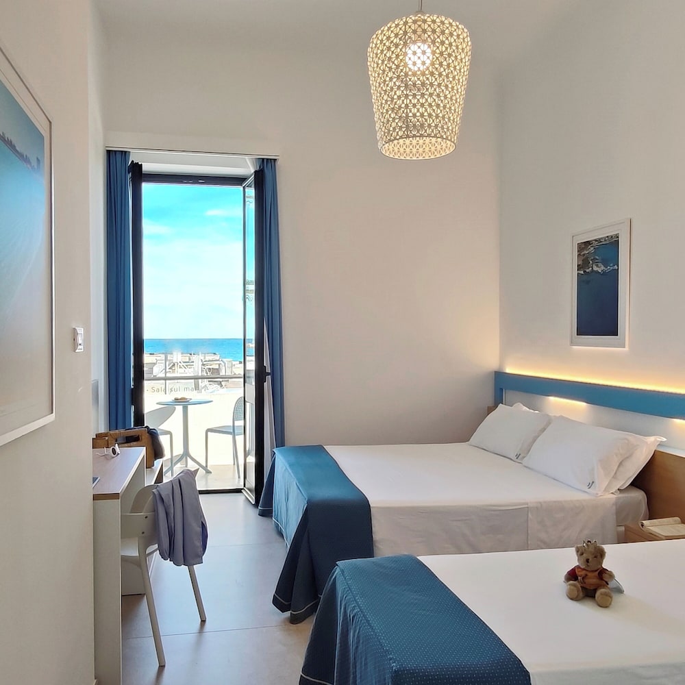 Triple Room, Balcony, Sea View photo 1