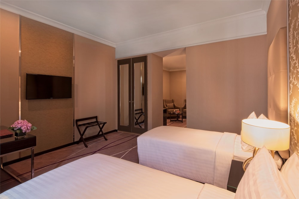 Deluxe Studio Suite