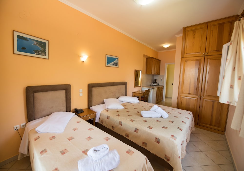 Triple Room, Sea View photo 2