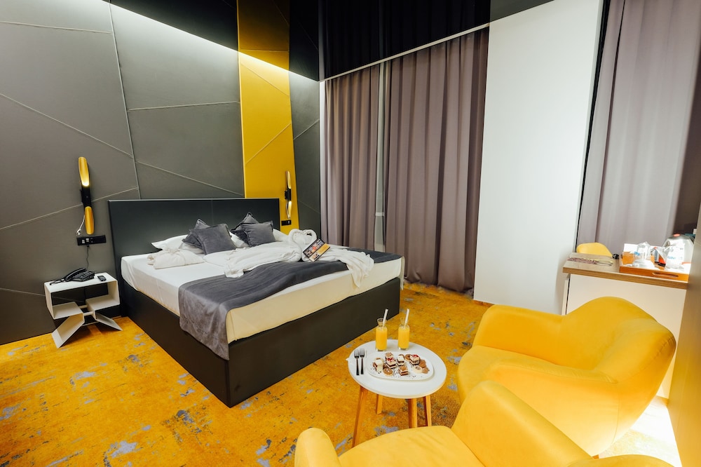 Deluxe Single Room, Balcony, City View