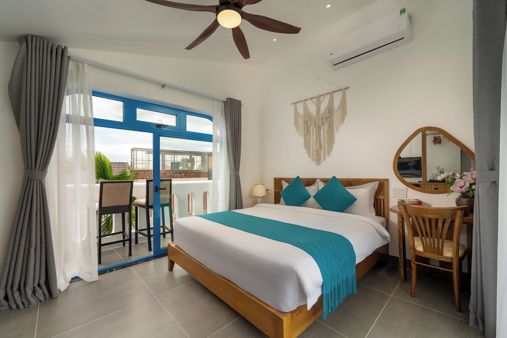 Deluxe Double Room, 1 King Bed, City View
