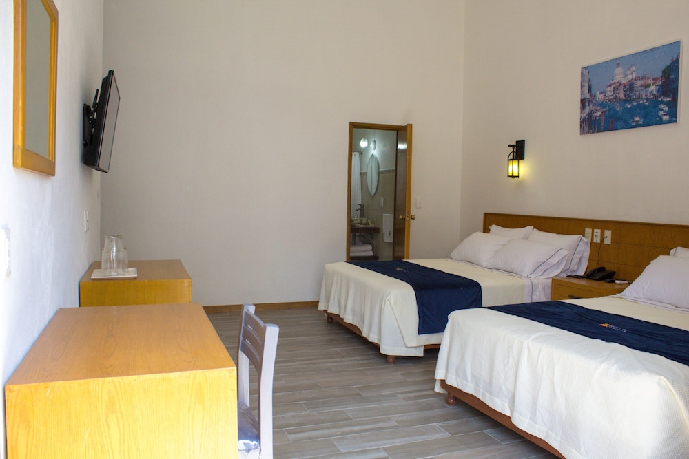 Room, 2 Queen Beds
