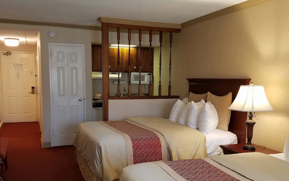 Deluxe Suite, 2 Queen Beds, Non Smoking, Kitchenette photo 1